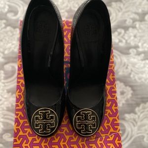 Tory Burch Patent Sophie Wedge